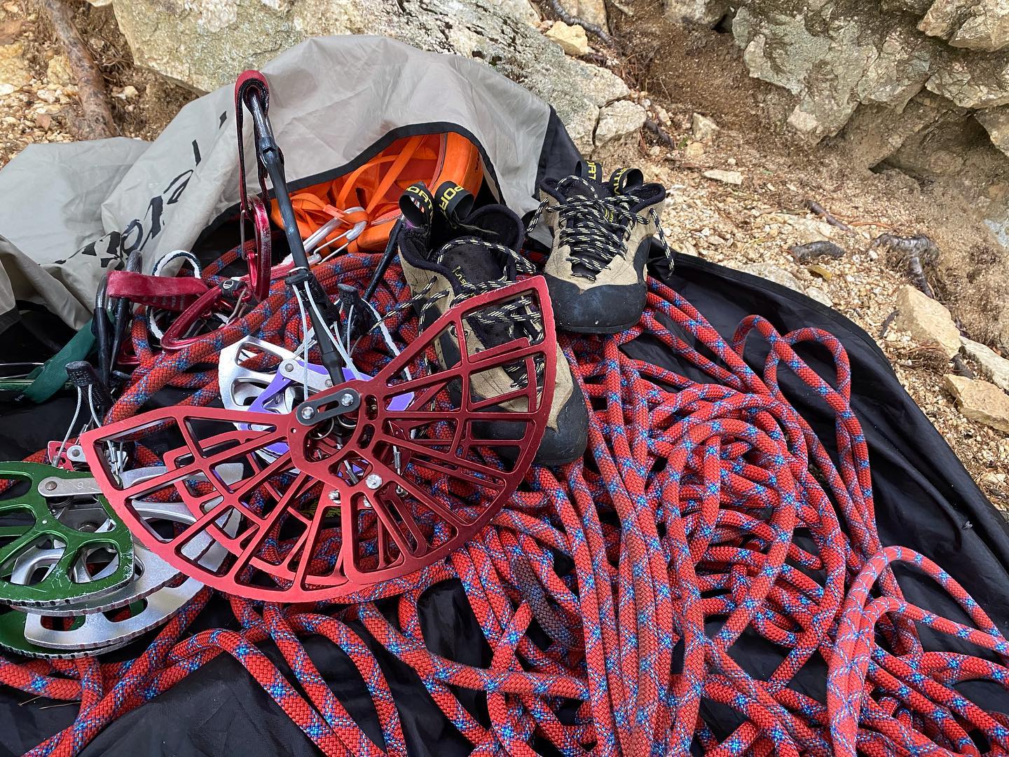 発売されたてほやほやのキャメロット7番を試しに、砦岩前衛壁に行きました