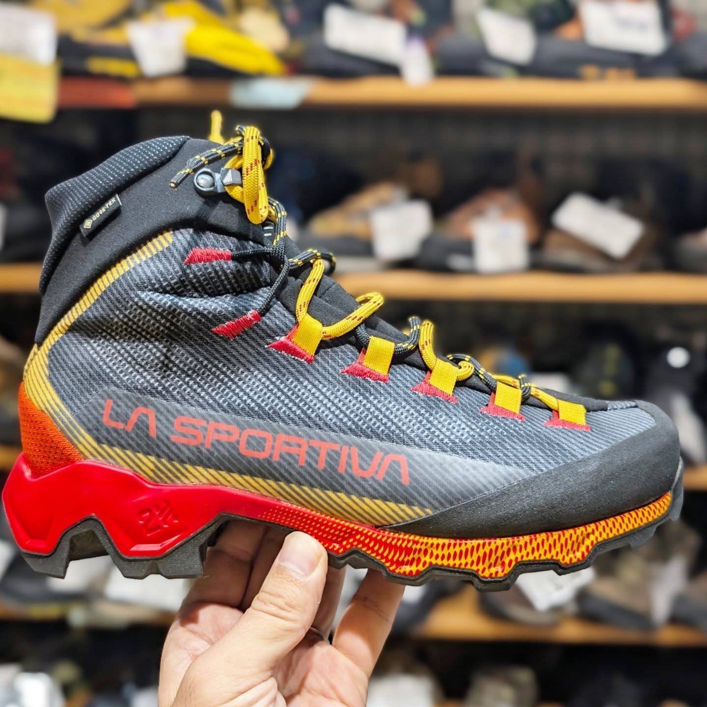 【商品紹介】LA SPORTIVA エクイリビウムハイクGTX