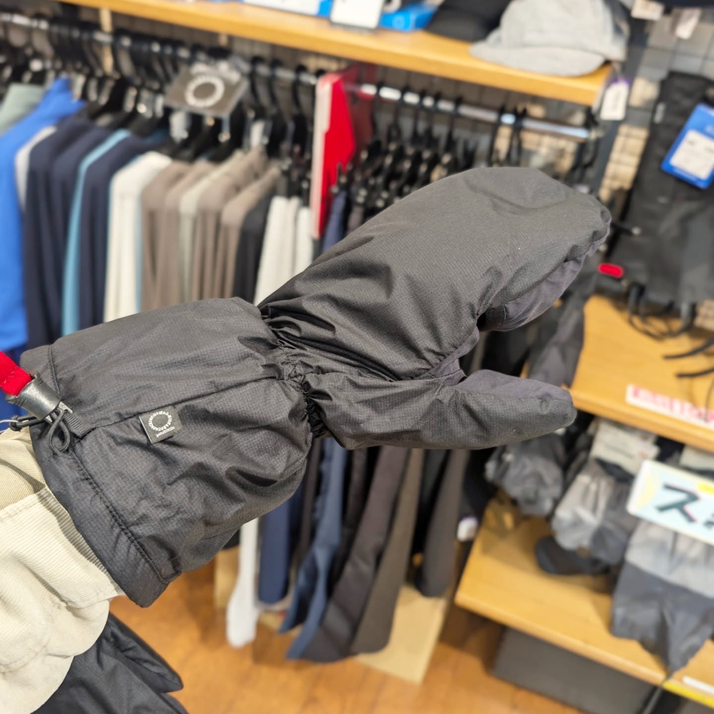 【商品紹介】山と道 AW Alpha Mittens 【商品紹介】山と道 AW Alpha Mittens