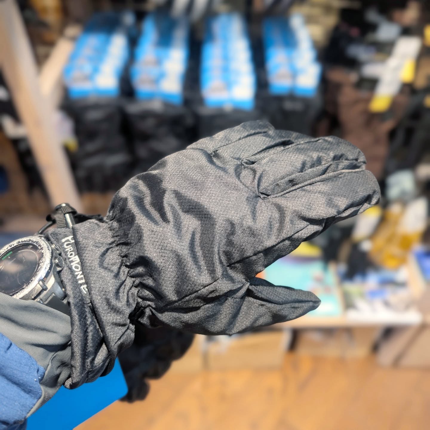 【商品紹介】プロモンテ　ライトシェル レイングローブ