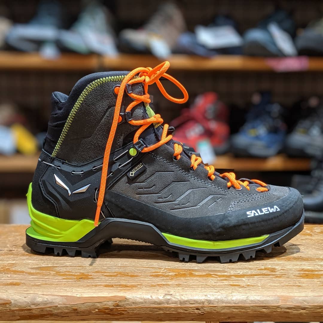 ハイク、トレッキングに使える初心者にオススメの一足。