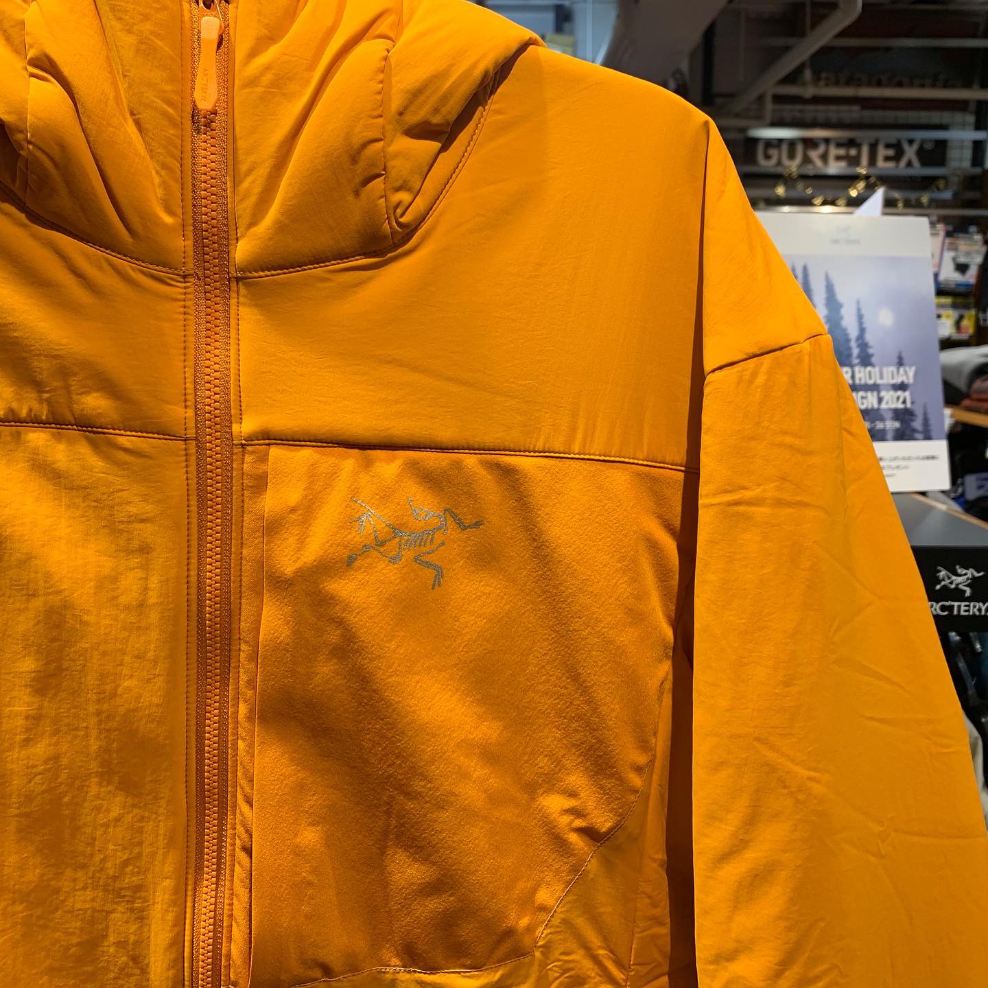 高い通気性と適度な保温性を兼ね備えた化繊アクティブインサレーション『ARC’TERYX プロトン LT フーディ メンズ』のご紹介