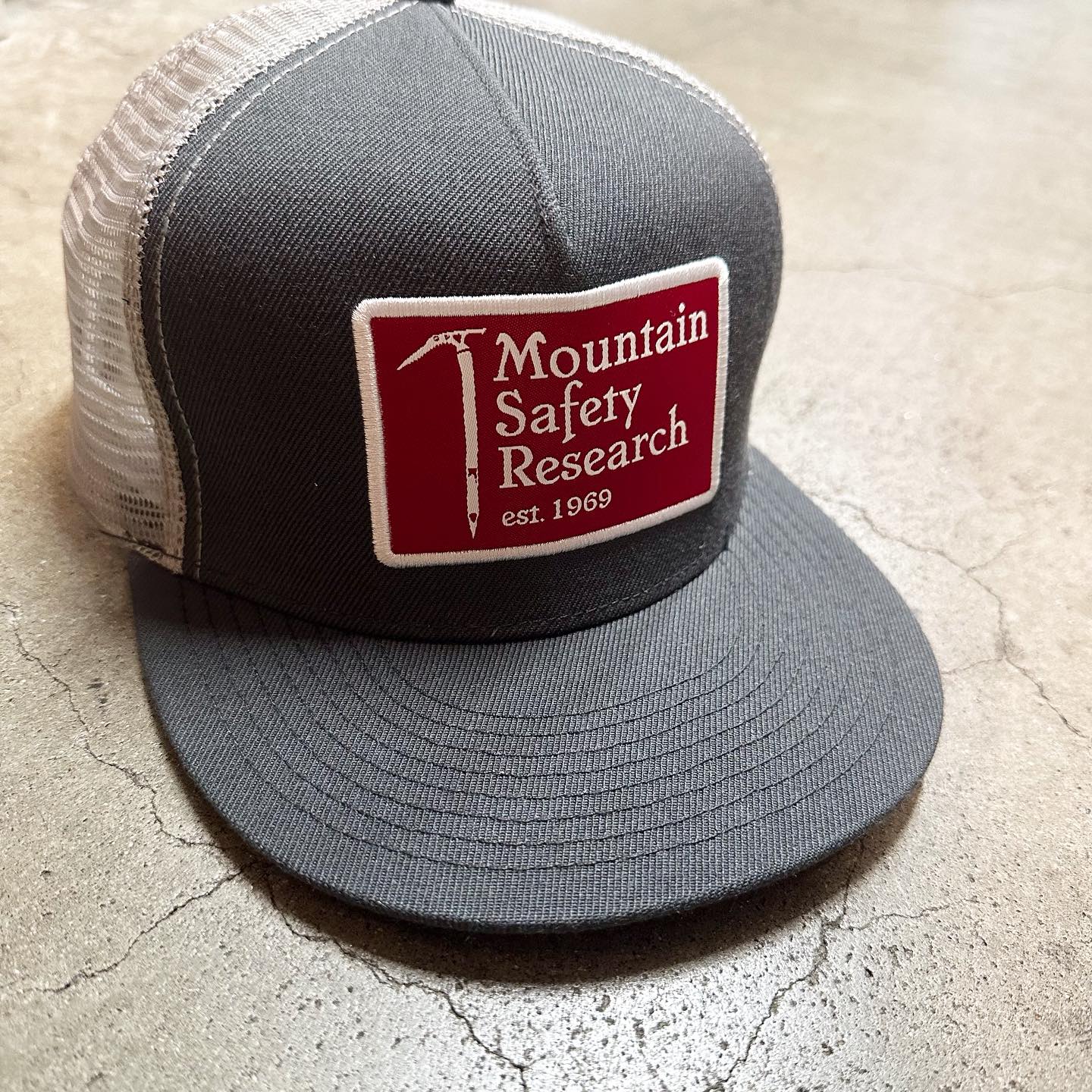MSR(Mountain Safety Research）のロゴパッチ付きのメッシュキャップです。 | 山とスキーのアウトドアショップ ヨシキ＆P2