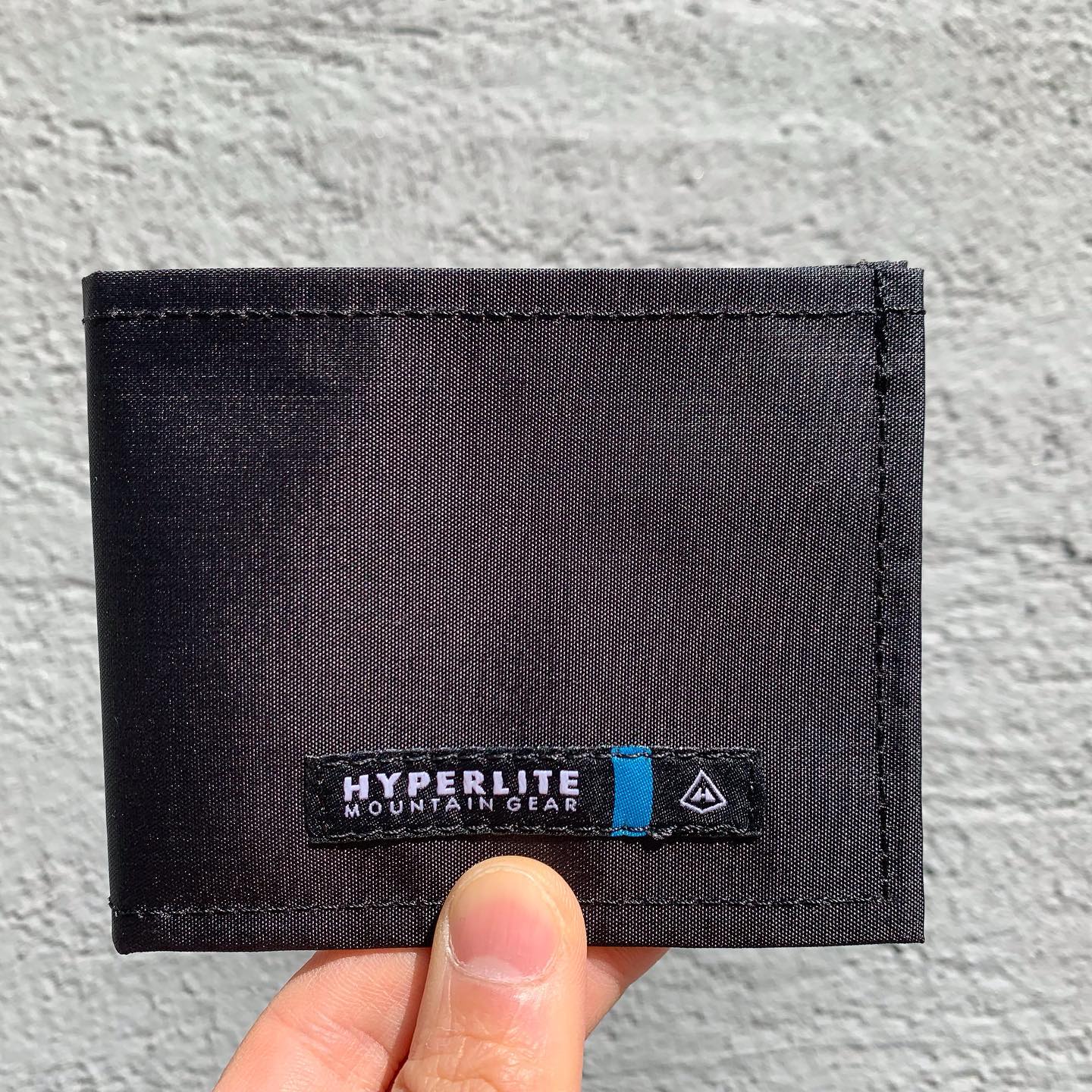 超薄型の二つ折り財布のご紹介