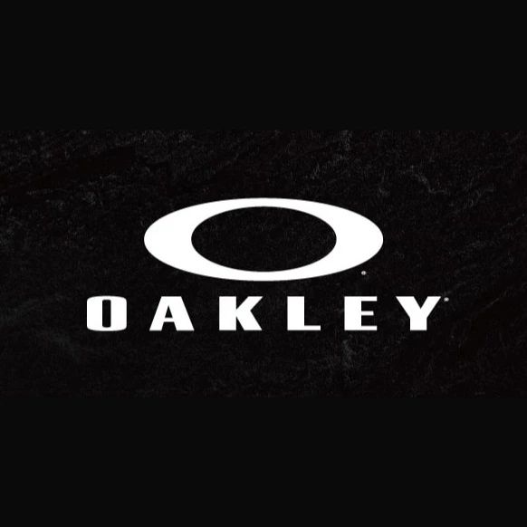 OAKLEYは以前から取り扱いをしていますが、久しぶりにサングラスをラインナップ。