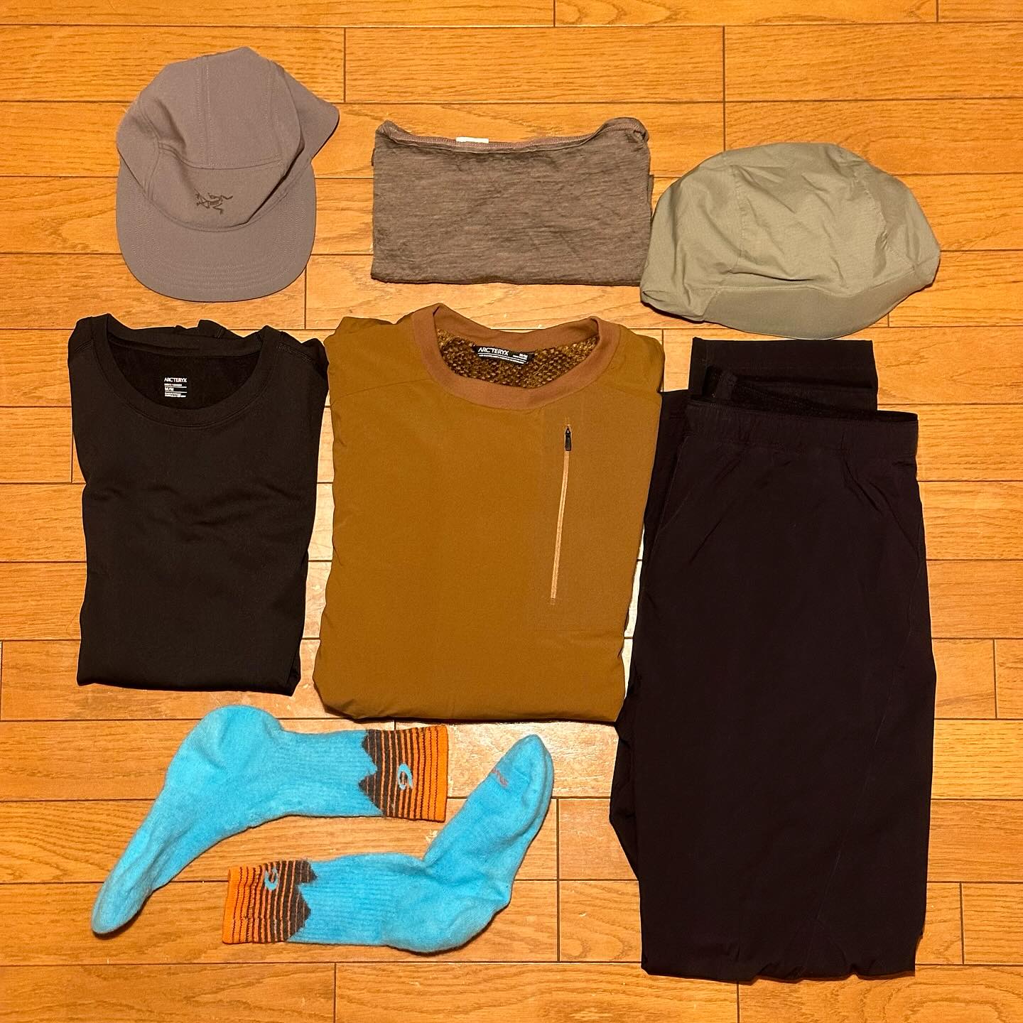 10月下旬の南アルプス仙丈ヶ岳(3,033m)ウェア装備リストのご紹介