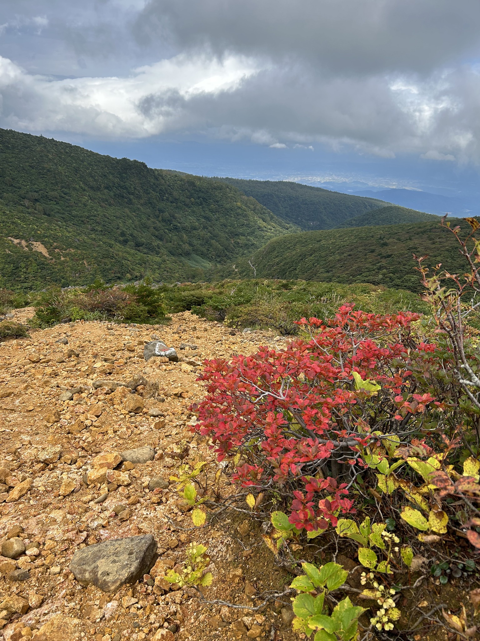 紅葉が人気の安達太良山に行ってきました。
