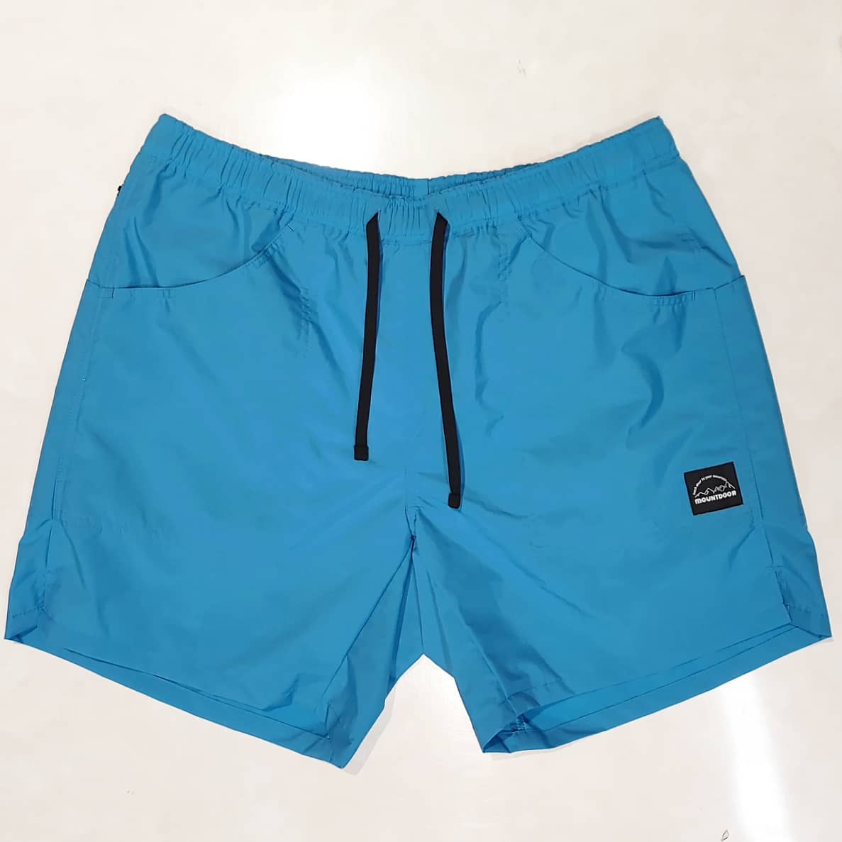 最近の沢登りで履いているショーツが調子いいのでご紹介。