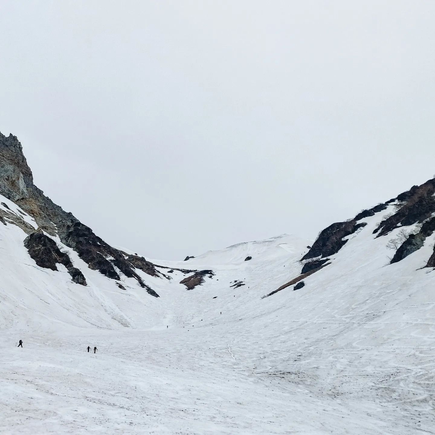 先日のお休みは天気が悪い予報だったので無理せず白馬岳の大雪渓へ。